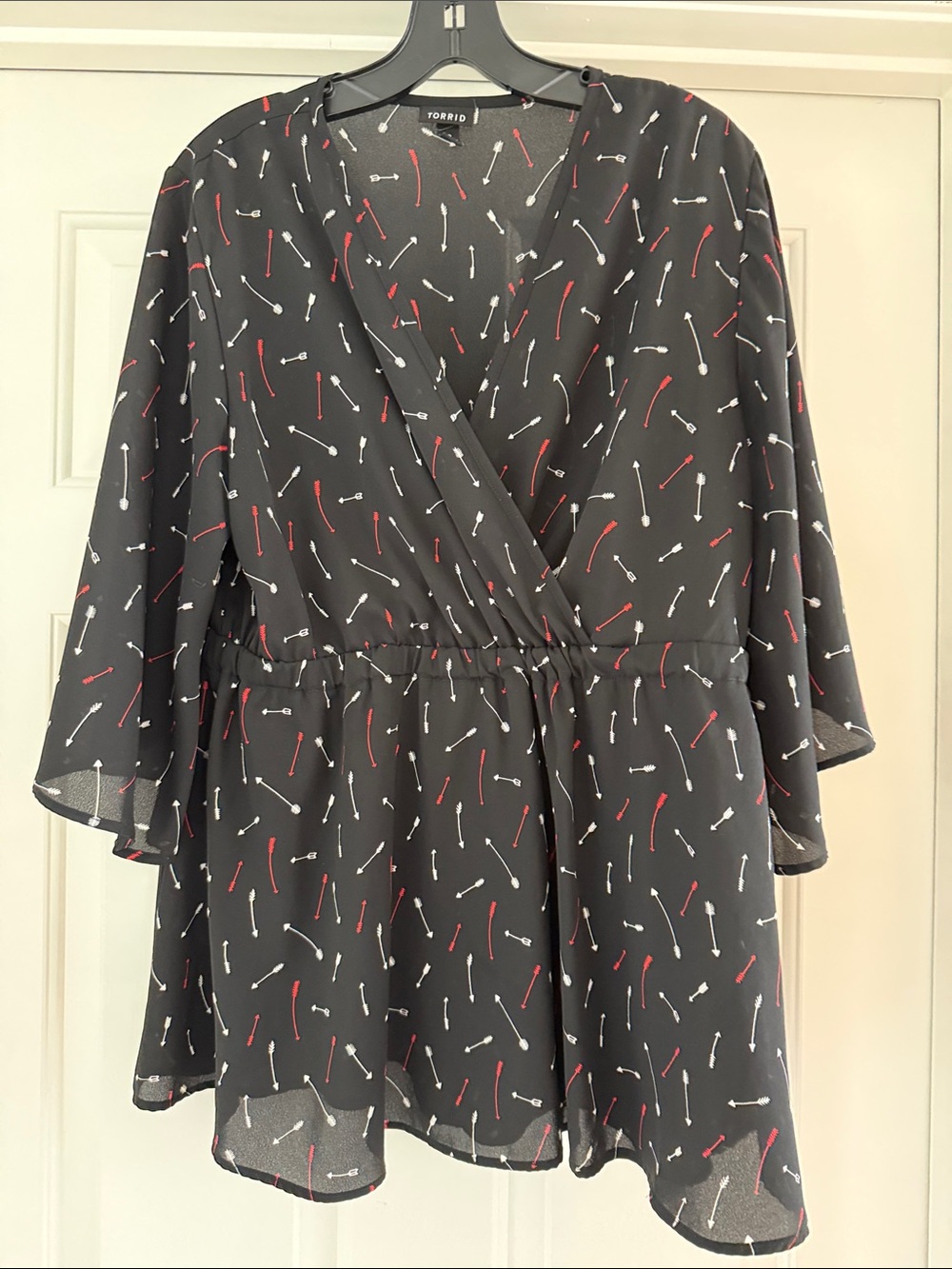 torrid Black Wrap Tunic with Red & White Arrow Print